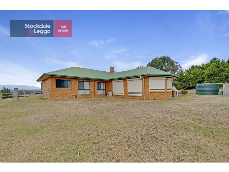 25 Donelan Drive, Hernes Oak VIC 3825