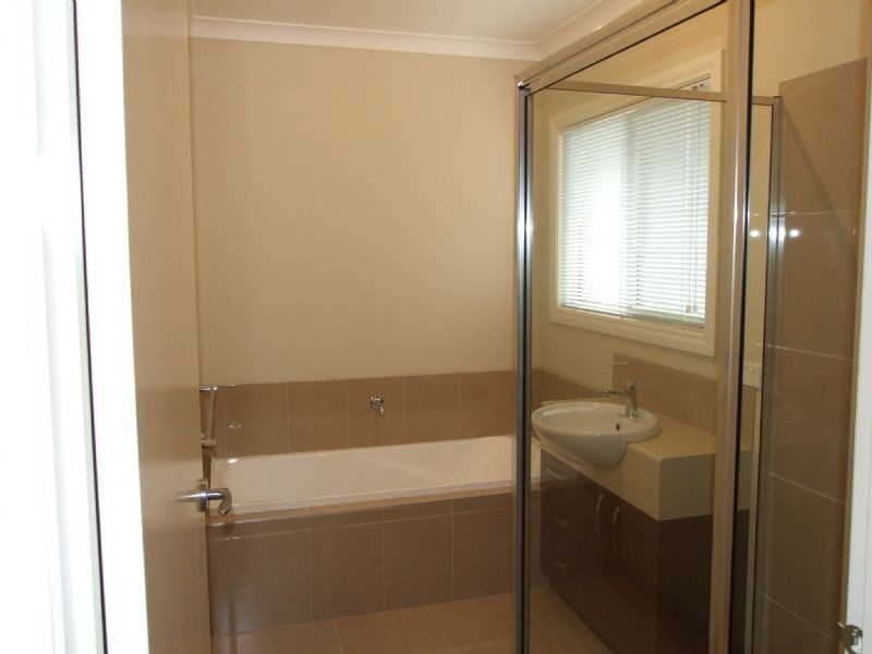 4/23-25 Central Ave, Newborough VIC 3825