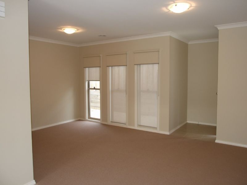 4/23-25 Central Ave, Newborough VIC 3825
