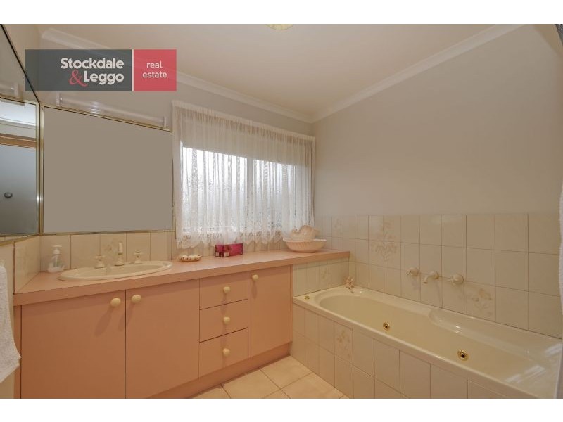 13 Ollerton Avenue, Newborough VIC 3825