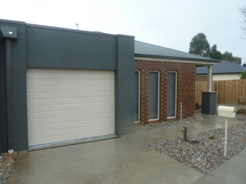 10 Barry Street, Moe VIC 3825