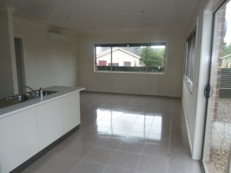 10 Barry Street, Moe VIC 3825