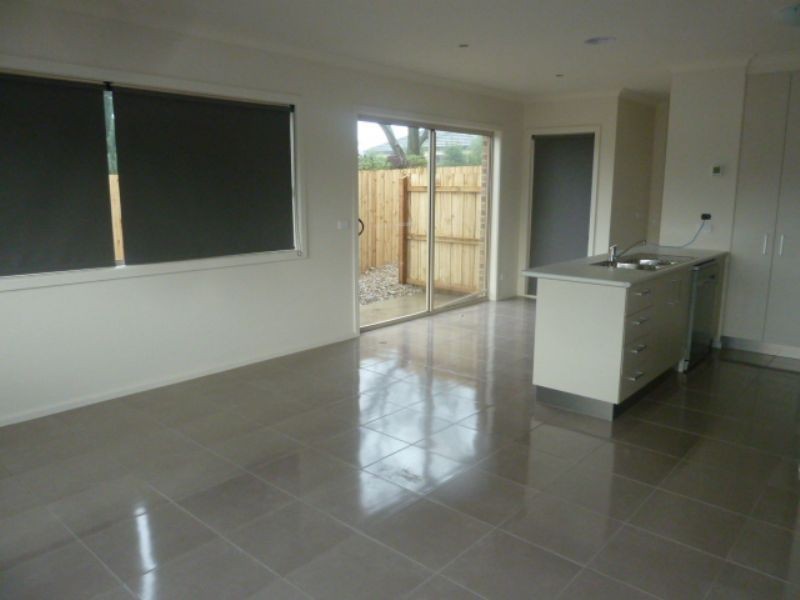 10 Barry Street, Moe VIC 3825