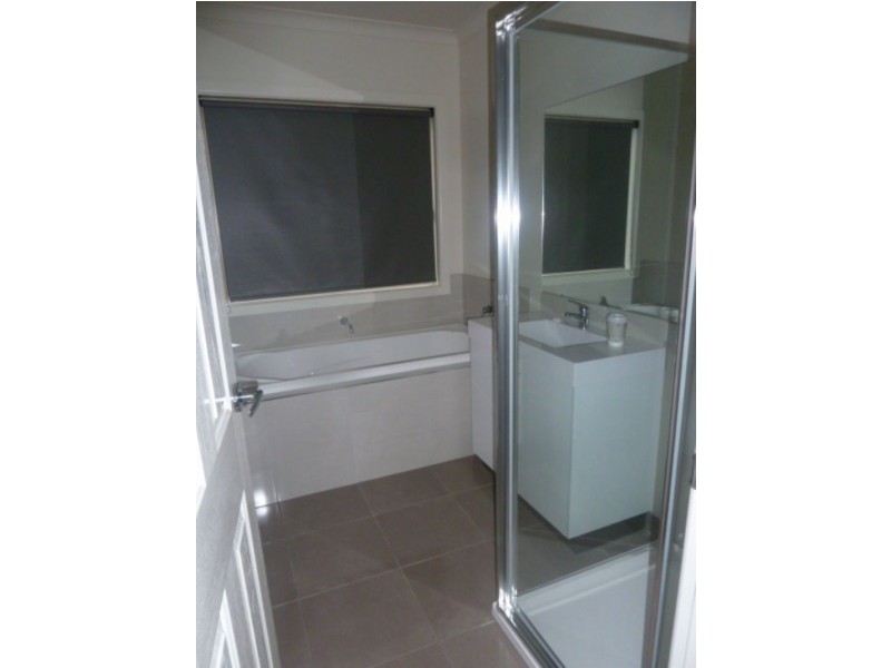 10 Barry Street, Moe VIC 3825