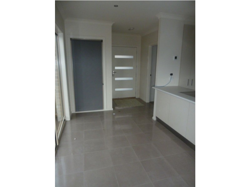 10 Barry Street, Moe VIC 3825