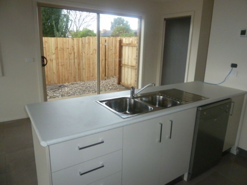 10 Barry Street, Moe VIC 3825