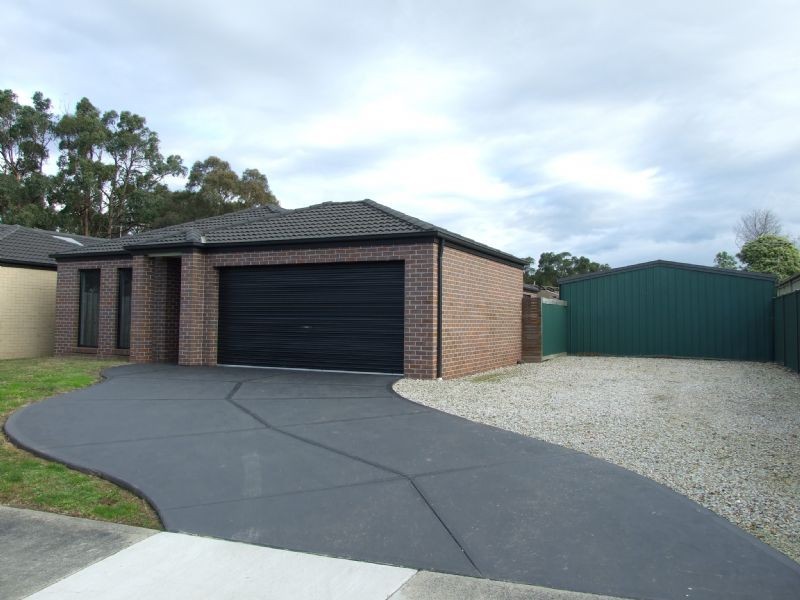 7 Crombe Court, Newborough VIC 3825