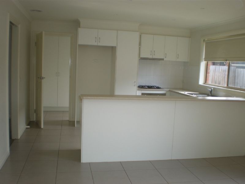 2/9 Ferguson Street, Moe VIC 3825