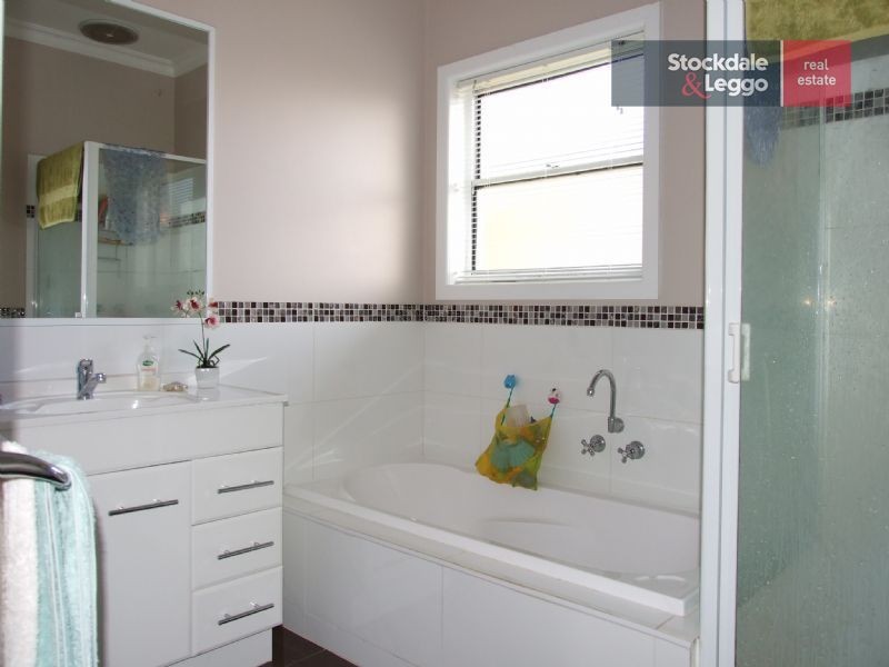 6 Tresswell Avenue, Newborough VIC 3825