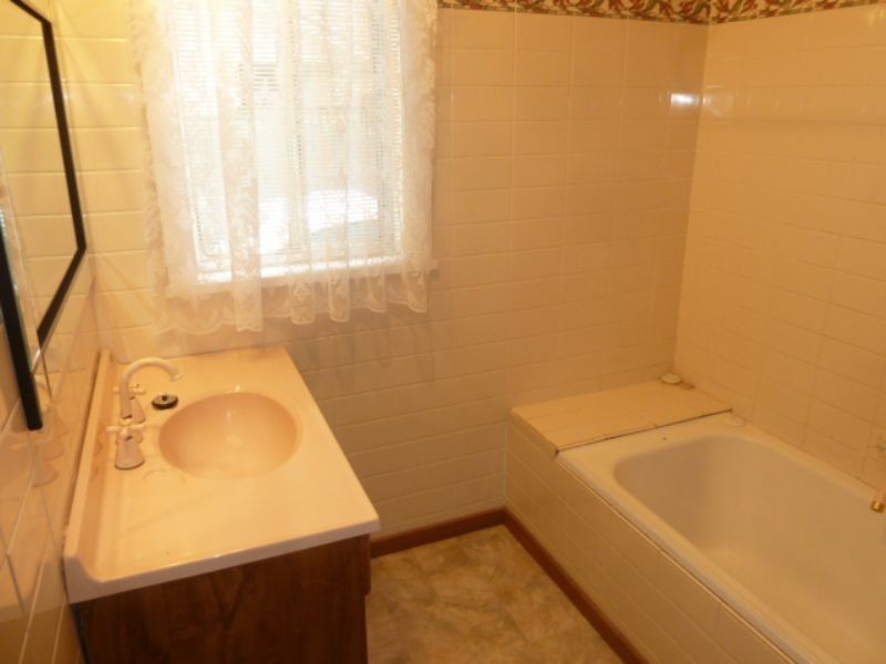 42 Newark Avenue, Newborough VIC 3825