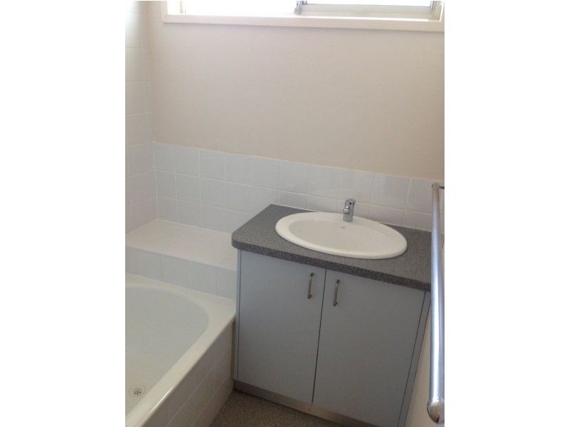 19 Lincoln Street, Moe VIC 3825