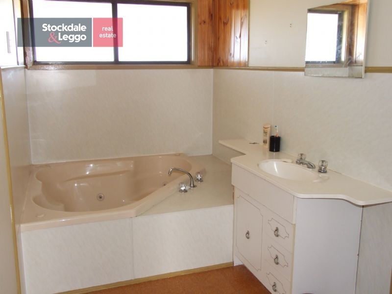 25 Tooronga Road, Willow Grove VIC 3825