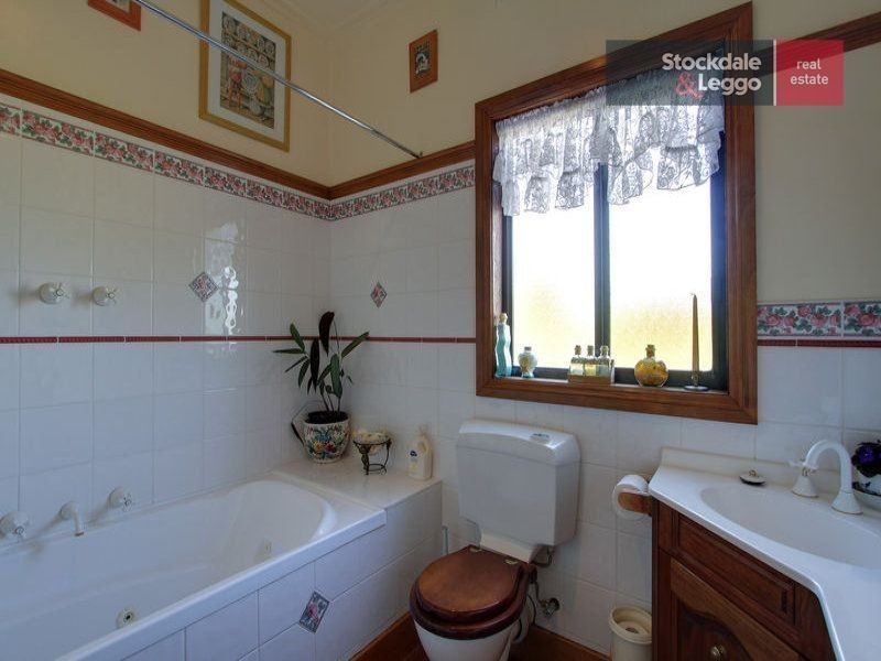 010 Yasmin Drv, Hernes Oak VIC 3825