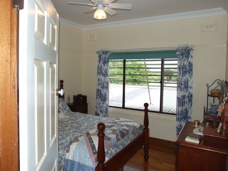 010 Yasmin Drv, Hernes Oak VIC 3825