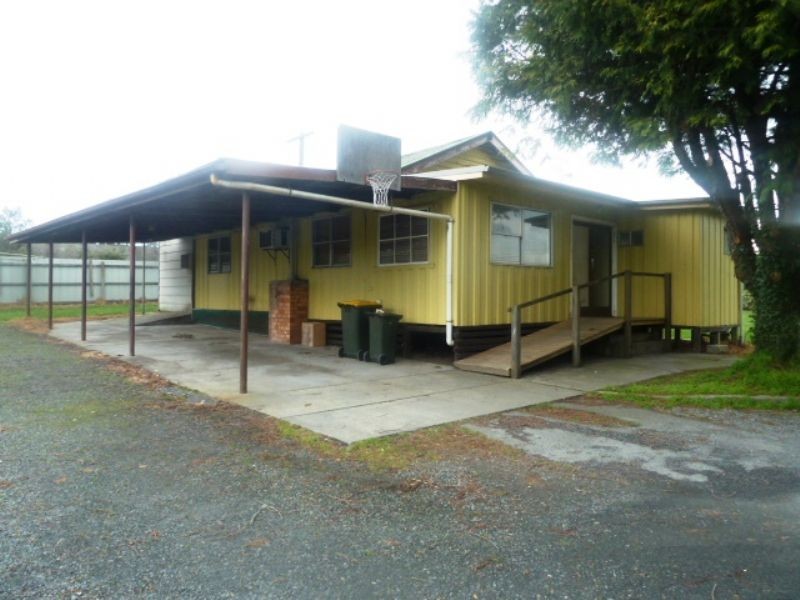 77 Fowler Street, Moe VIC 3825