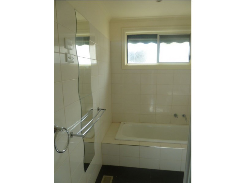 89 Western Avenue, Newborough VIC 3825