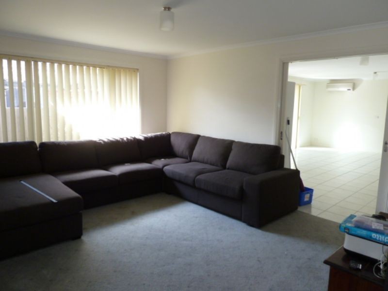 60 Dinwoodie Drive, Newborough VIC 3825