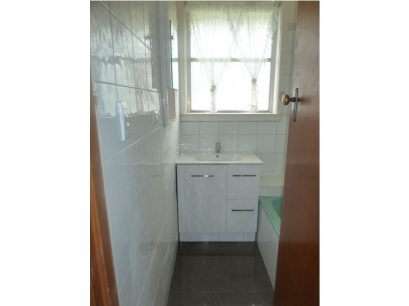 10 Charles Street, Moe VIC 3825