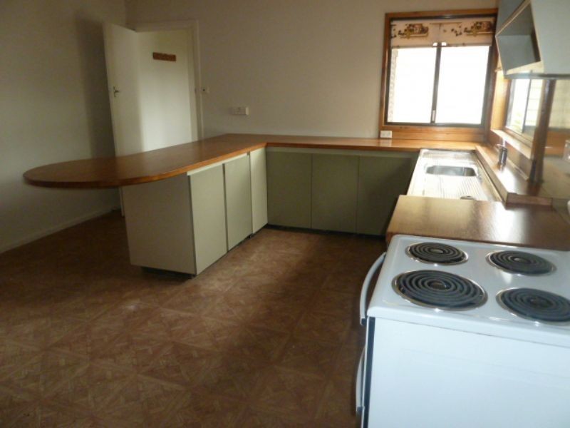 27 Cross Street, Newborough VIC 3825