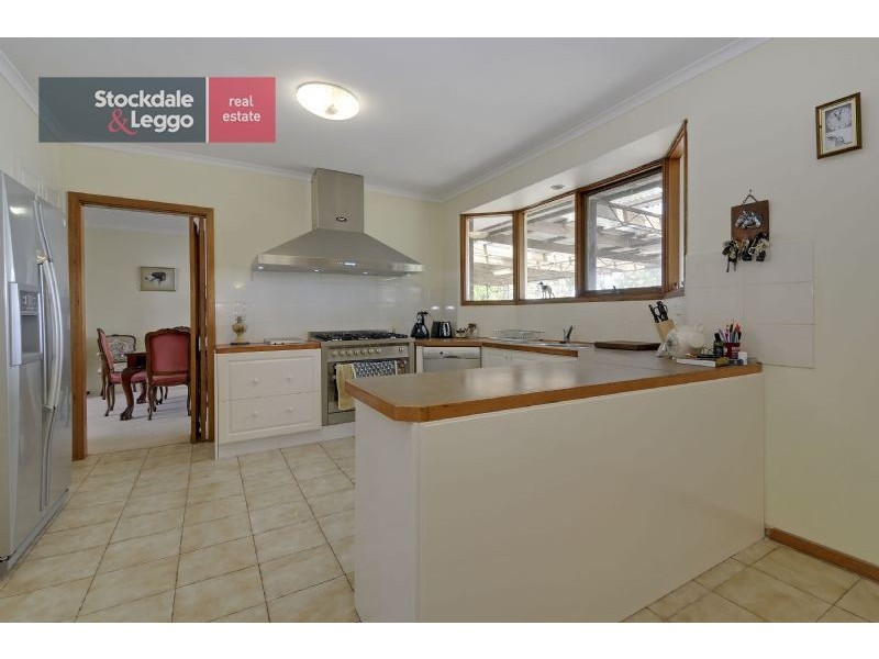 70 McDonalds Track, Hernes Oak VIC 3825