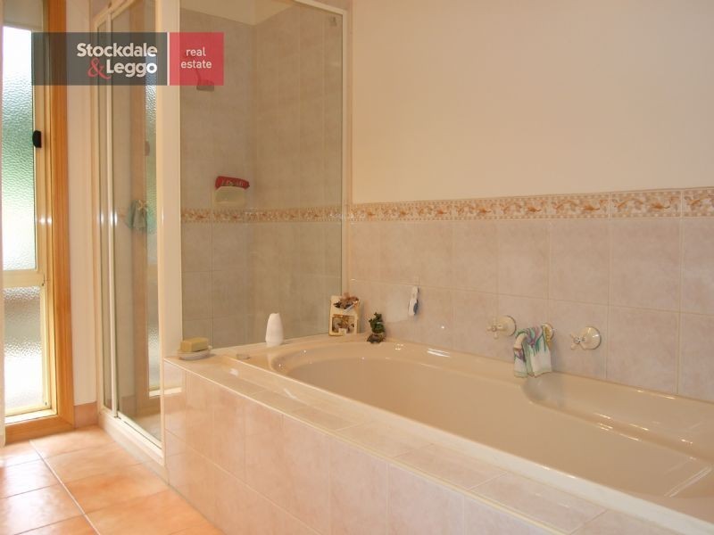 91 McGraths Track, Hernes Oak VIC 3825