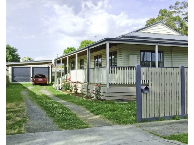 4 Hyland Street, Moe VIC 3825