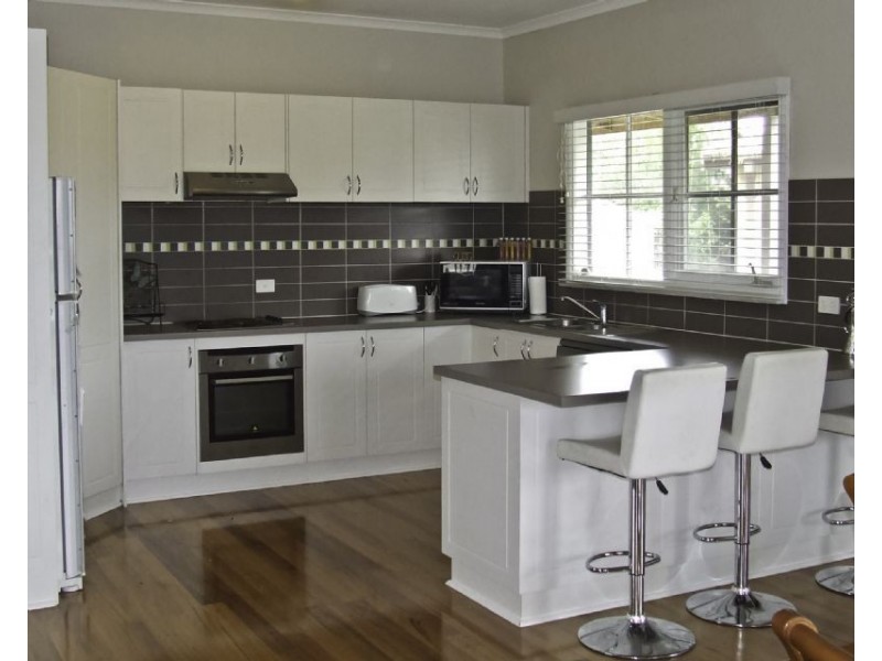 4 Hyland Street, Moe VIC 3825