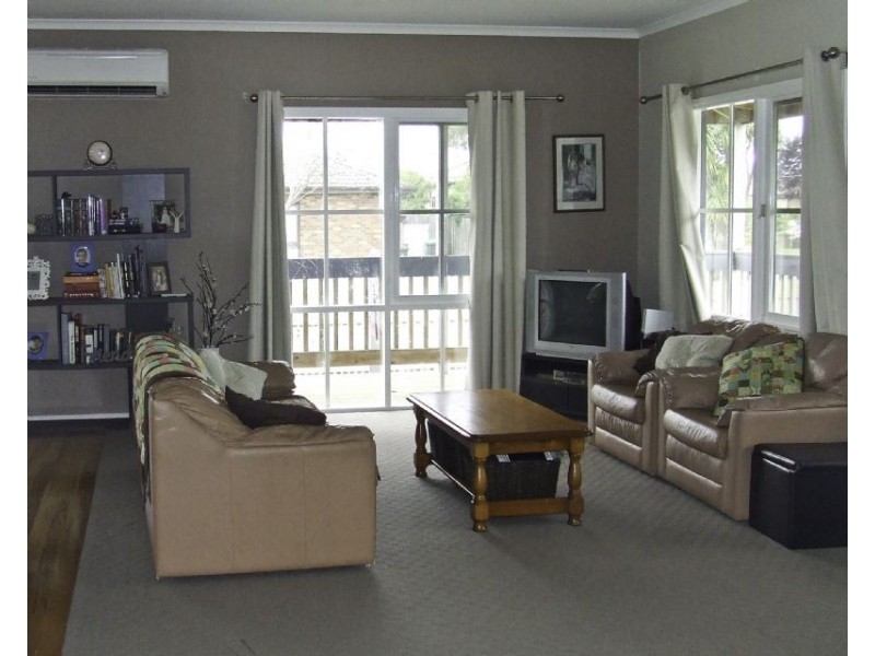 4 Hyland Street, Moe VIC 3825