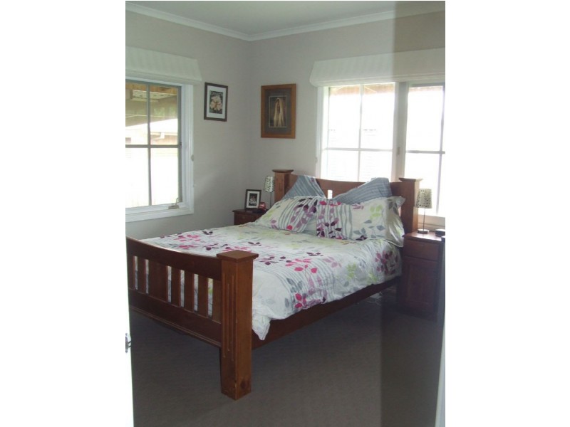 4 Hyland Street, Moe VIC 3825