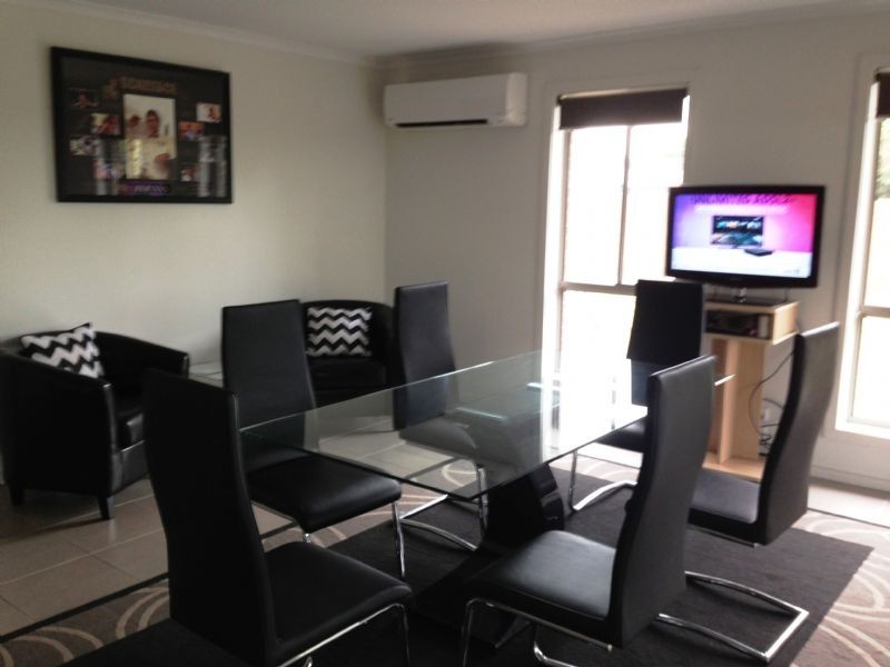 8 Parer Avenue, Moe VIC 3825