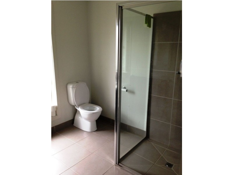 8 Parer Avenue, Moe VIC 3825