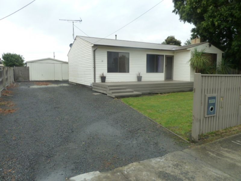 17 Koornalla Street, Newborough VIC 3825