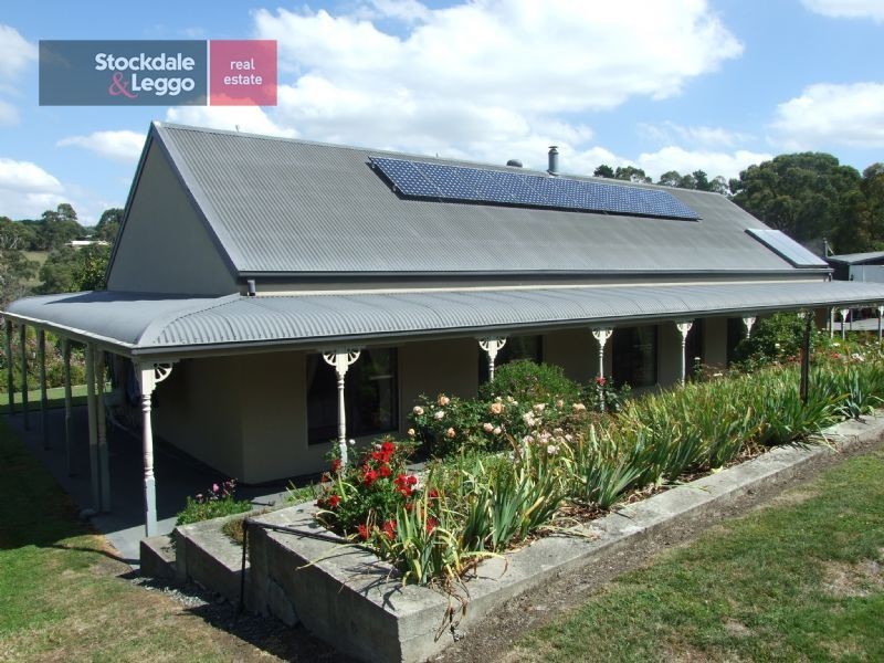2 Outlook Way, Hernes Oak VIC 3825