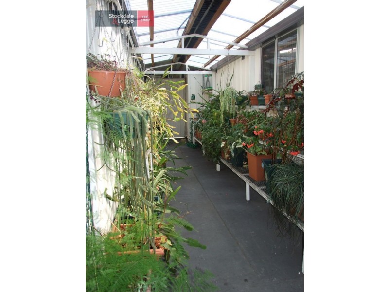2 Outlook Way, Hernes Oak VIC 3825