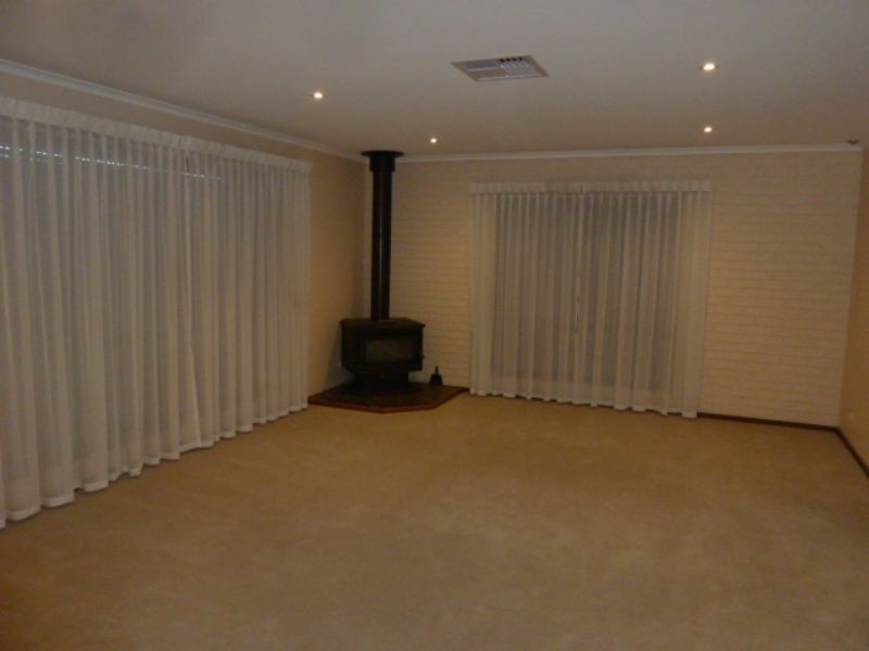 9 Cooper Court, Newborough VIC 3825