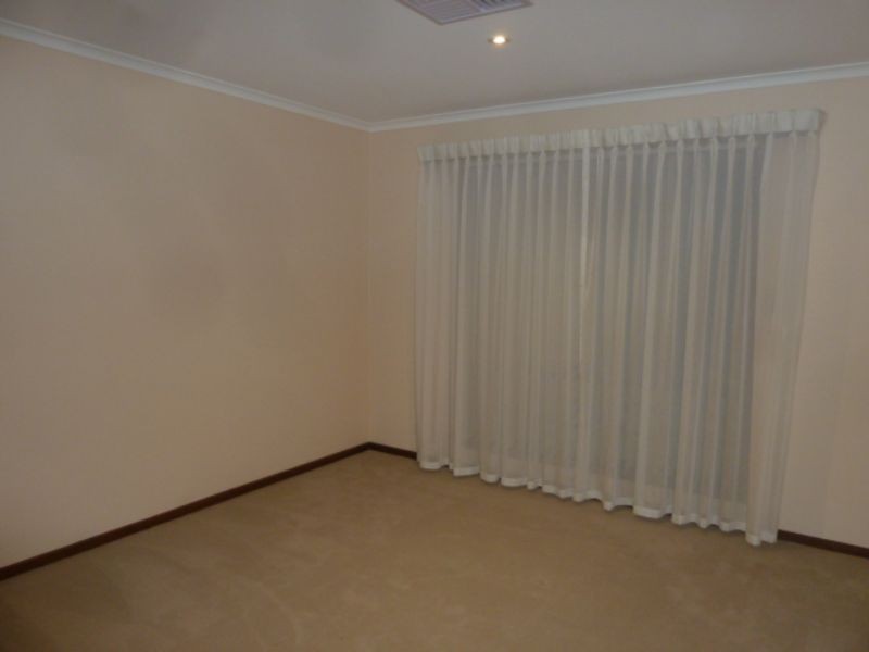 9 Cooper Court, Newborough VIC 3825