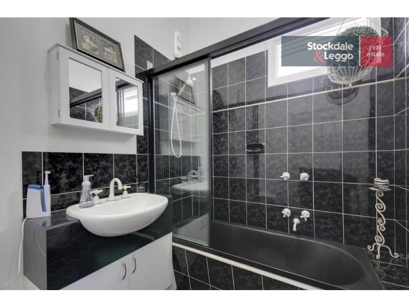 15 Libra Crescent, Moe VIC 3825