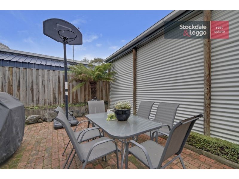 15 Libra Crescent, Moe VIC 3825