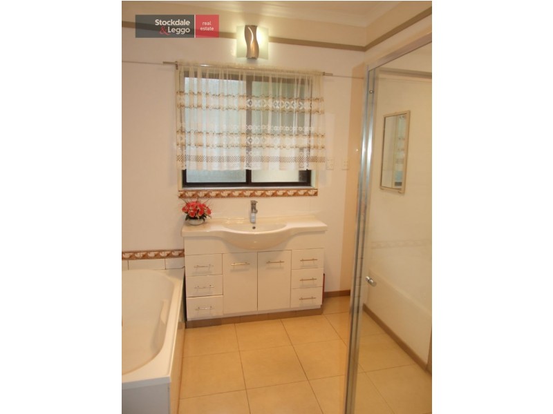 18 Elizabeth Street, Moe VIC 3825