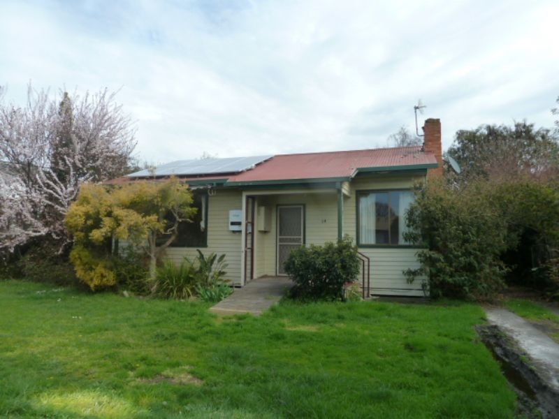 14 Parer Avenue, Moe VIC 3825