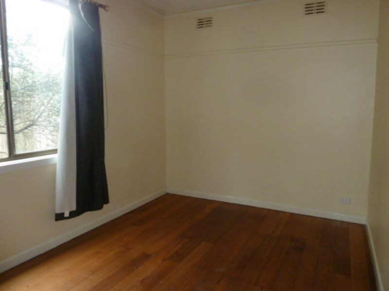 14 Parer Avenue, Moe VIC 3825