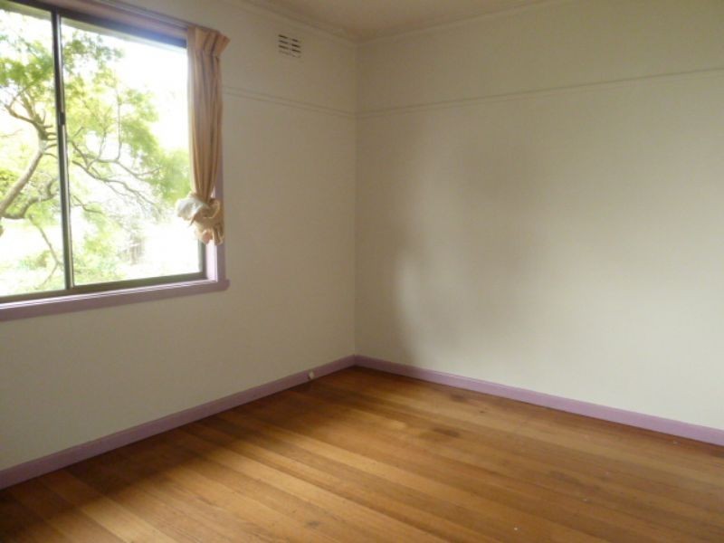 14 Parer Avenue, Moe VIC 3825