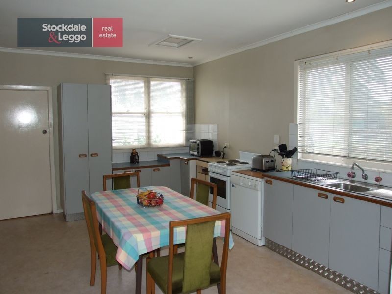 24 Thompsons Road, Newborough VIC 3825