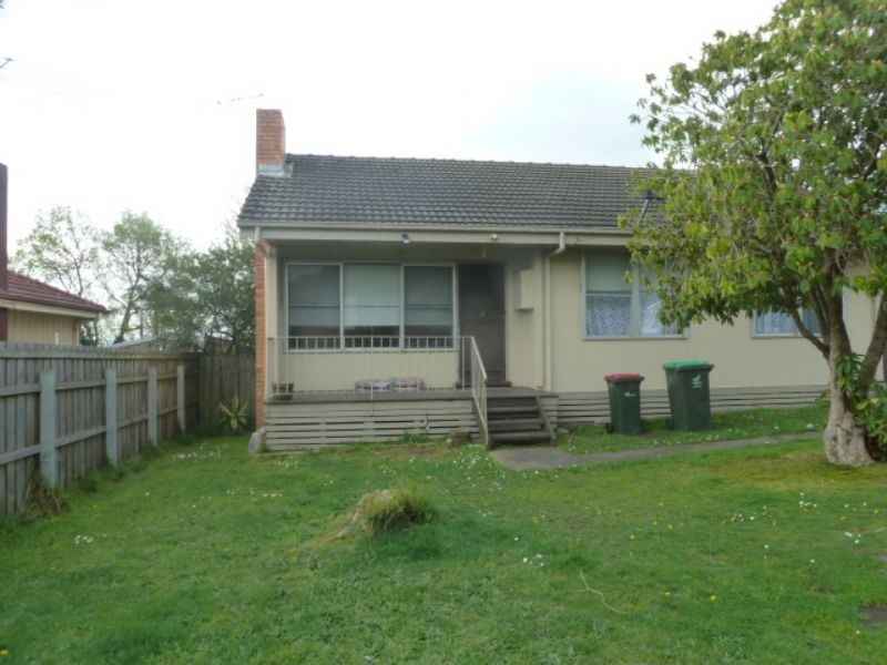 12 Charles Street, Moe VIC 3825