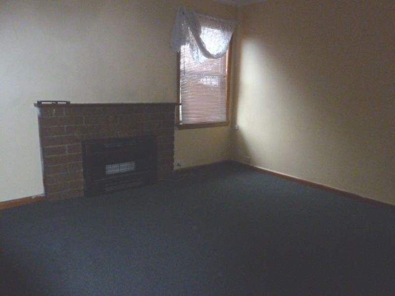 12 Charles Street, Moe VIC 3825