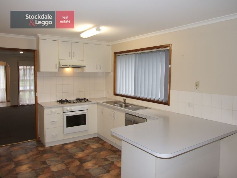 2 Fern Close, Newborough VIC 3825