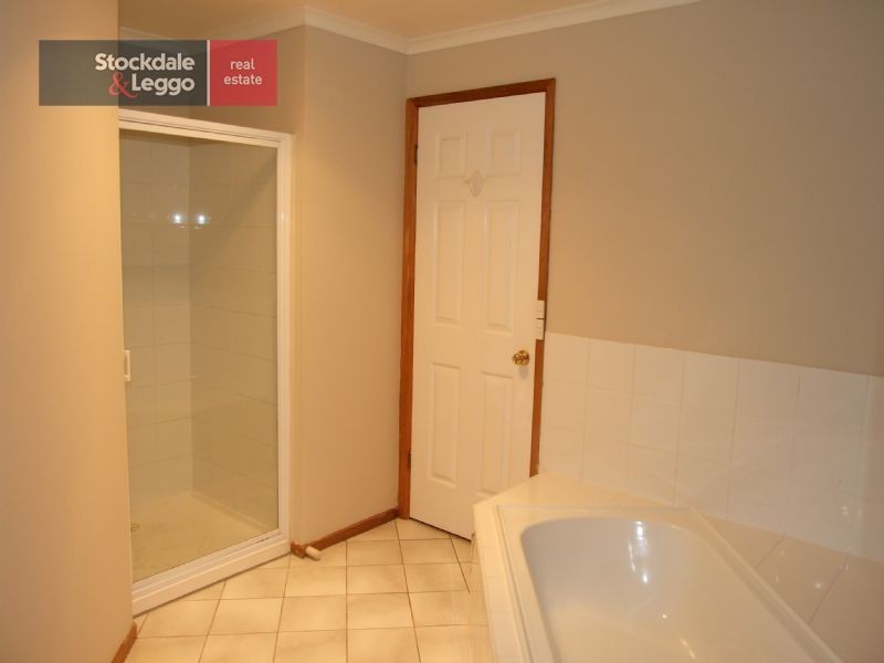 2 Fern Close, Newborough VIC 3825