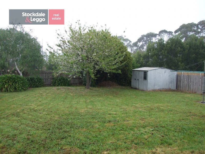 2 Fern Close, Newborough VIC 3825