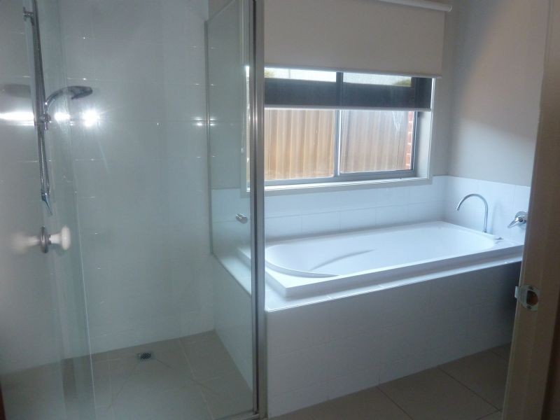 17 Stirling Street, Moe VIC 3825