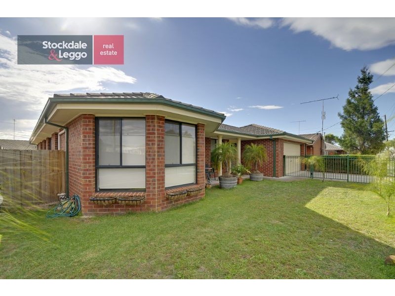 18 Saxtons Drive, Moe VIC 3825